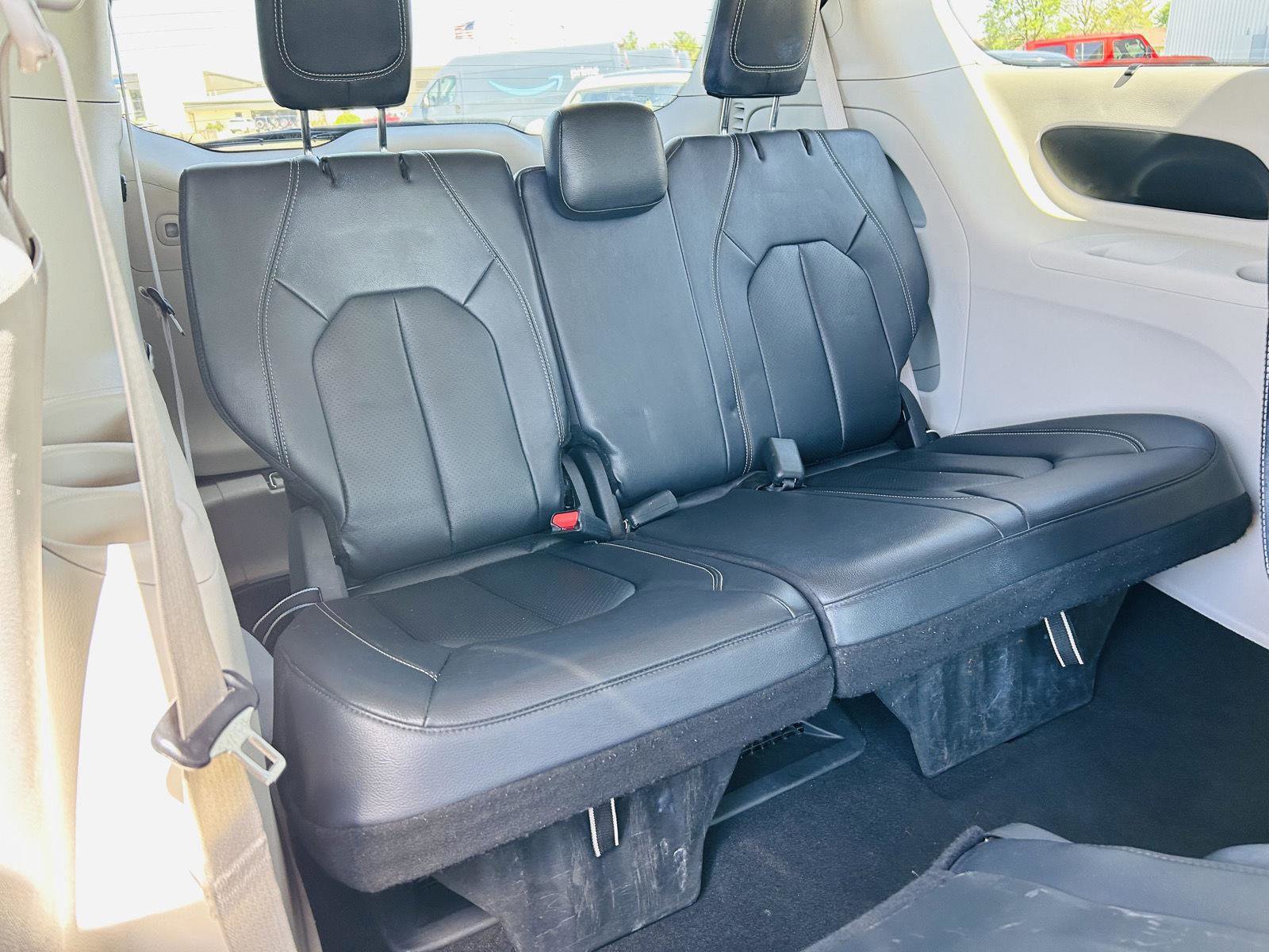 Used 2022 Chrysler Pacifica Touring-L FWD image 30