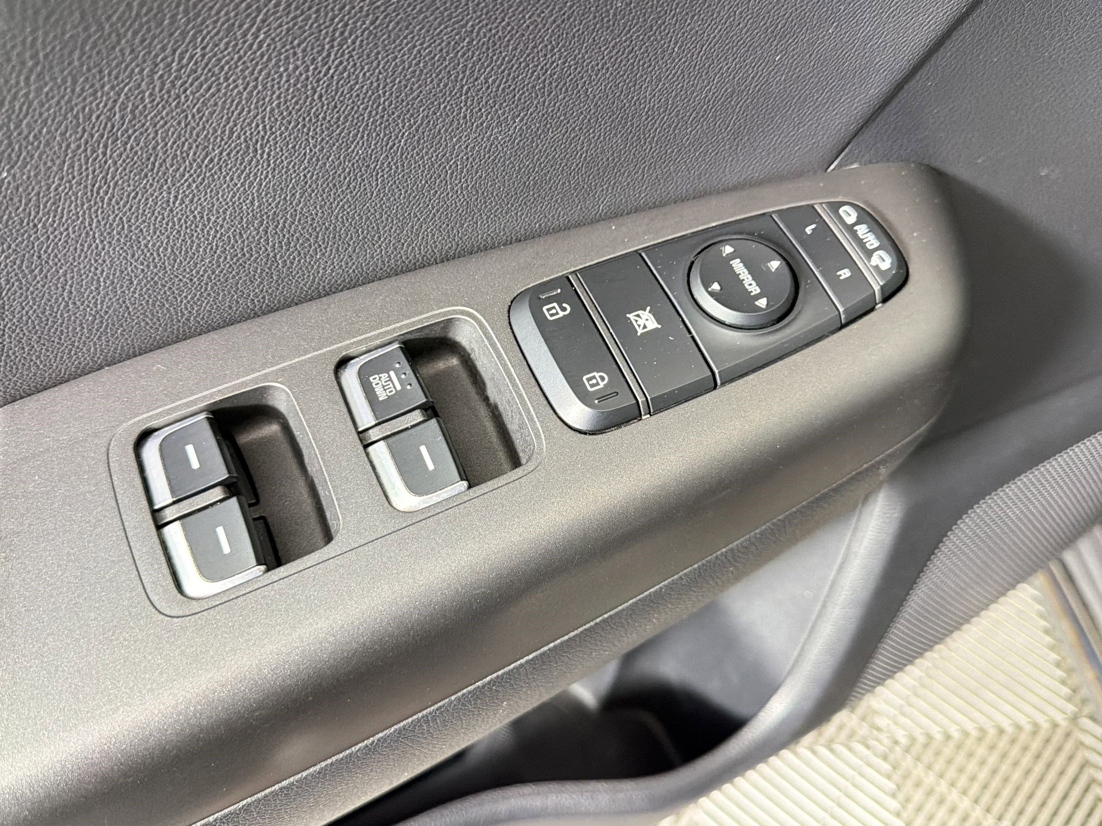 Used 2020 Kia Sportage S AWD/4WD image 19