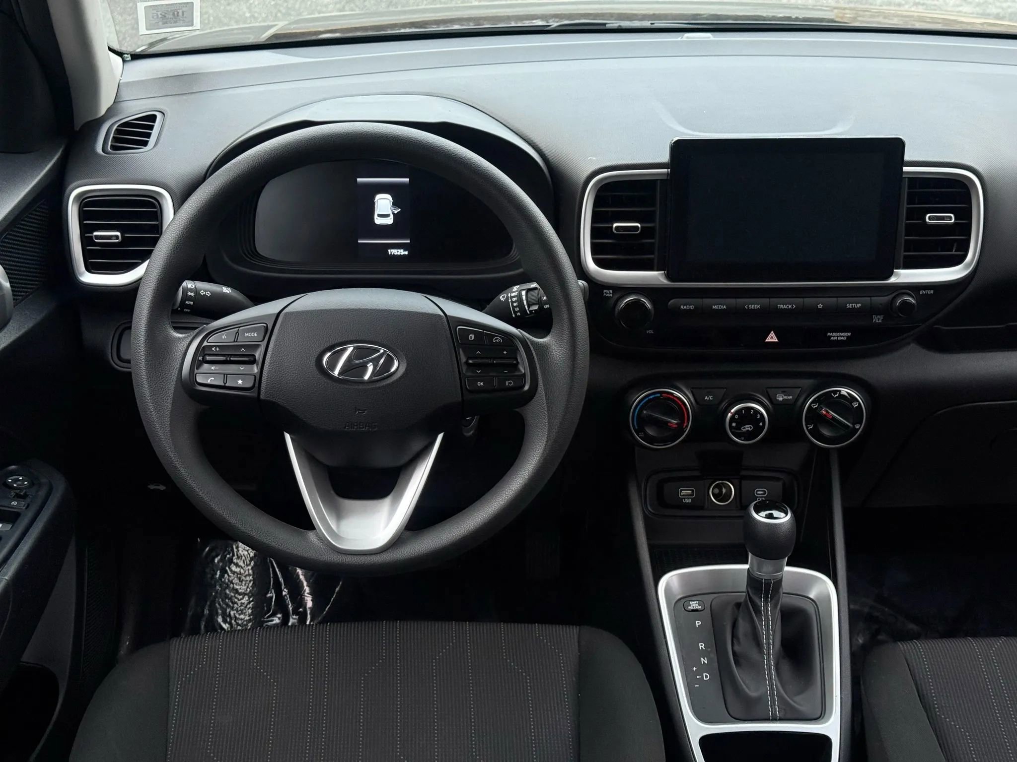 Used 2023 Hyundai Venue SE w/ Cargo Package image 27