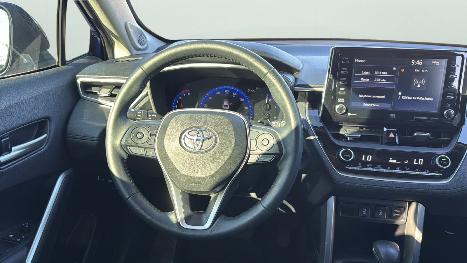 Used 2022 Toyota Corolla Cross XLE w/ Convenience Package FWD image 12