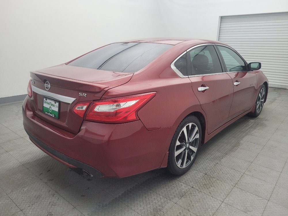 Used 2016 Nissan Altima 2.5 SR w/ Interior Lighting Package image 9