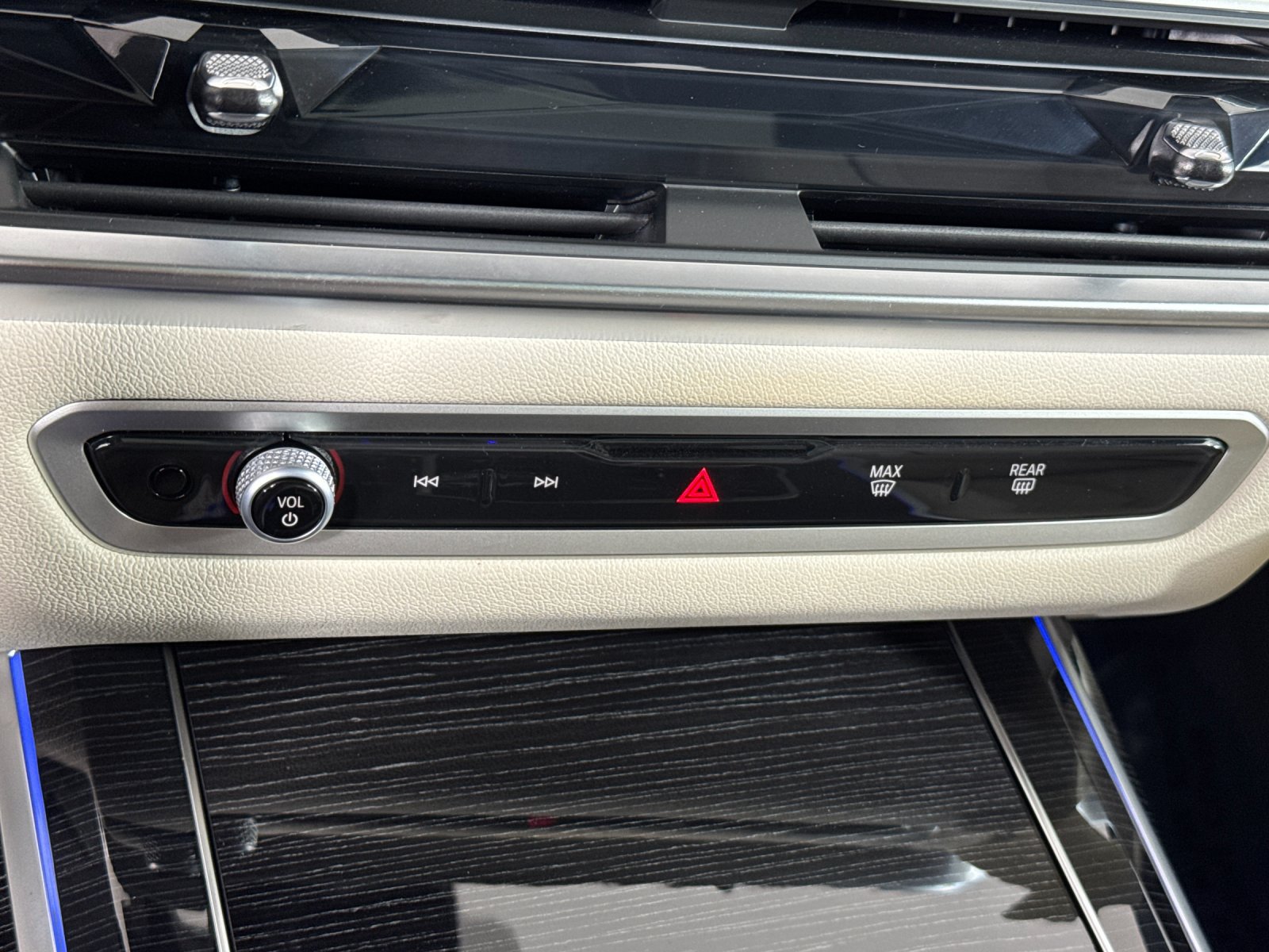 Used 2026 BMW X7 M60i AWD/4WD image 22