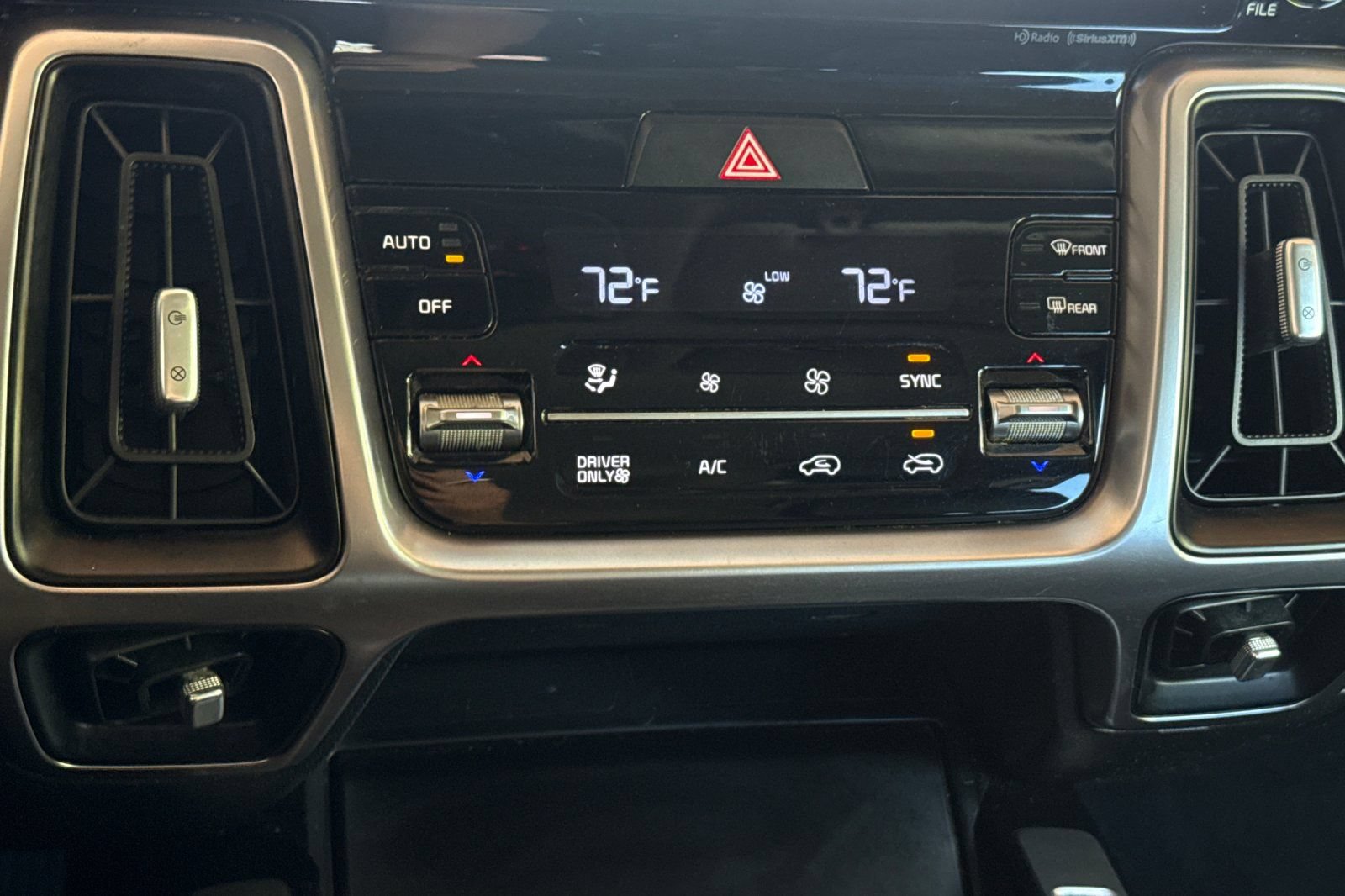 Used 2022 Kia Sorento S FWD image 29