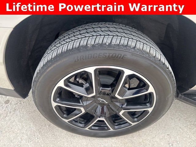 Used 2024 Chevrolet Suburban RST w/ Luxury Package image 32