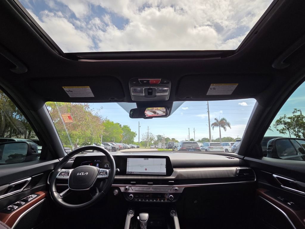 Used 2024 Kia Telluride EX w/ EX Captain's Chair Package FWD image 22