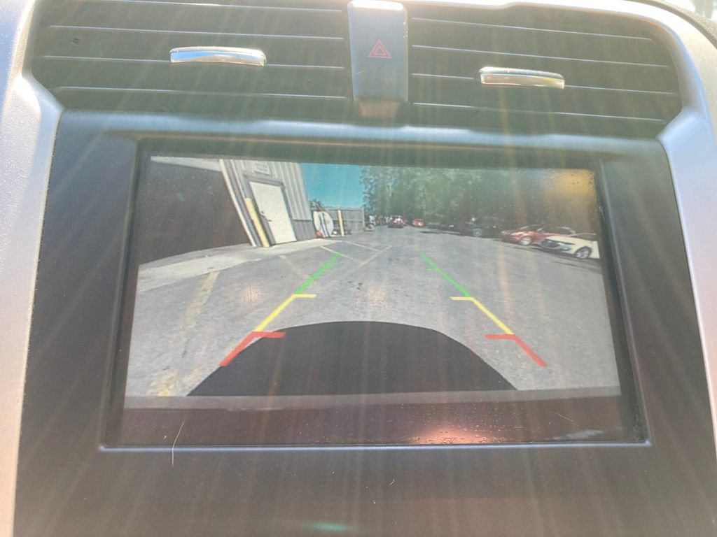 Used 2016 Ford Fusion SE FWD image 24