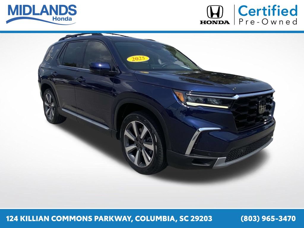 Used 2025 Honda Pilot Touring image 1