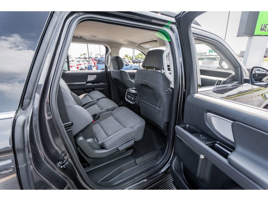 Used 2025 Ford Expedition Max Active image 24