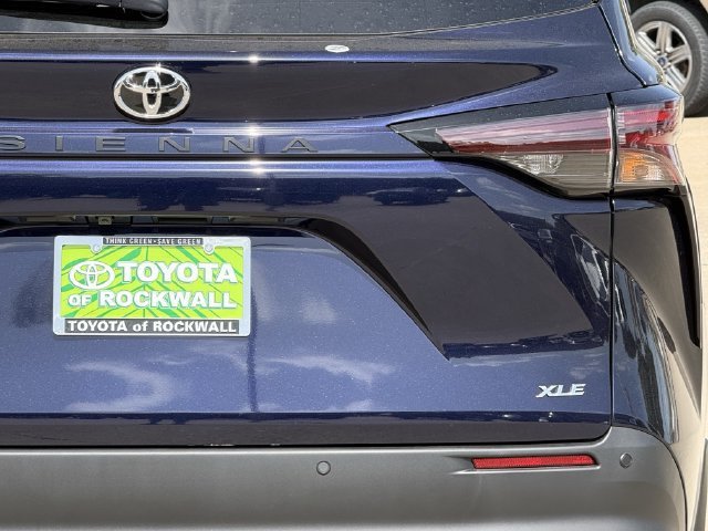 New 2026 Toyota Sienna XLE FWD image 8