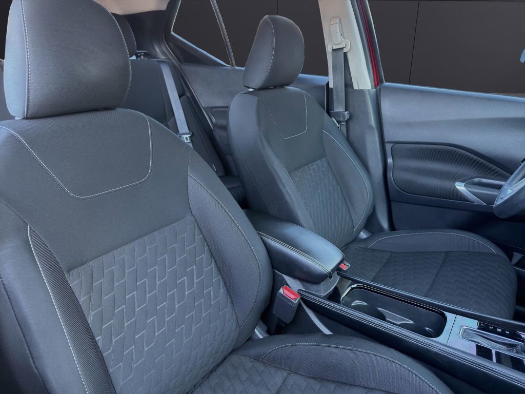 Used 2023 Nissan Kicks SV image 14