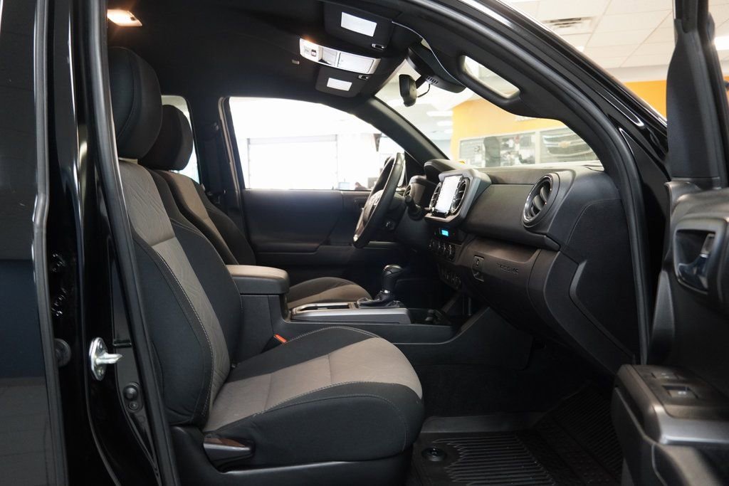 Used 2023 Toyota Tacoma TRD Sport image 25