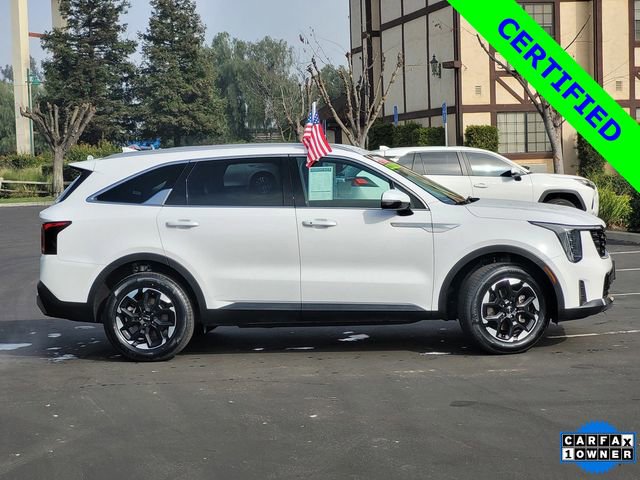 Certified 2024 Kia Sorento S image 4