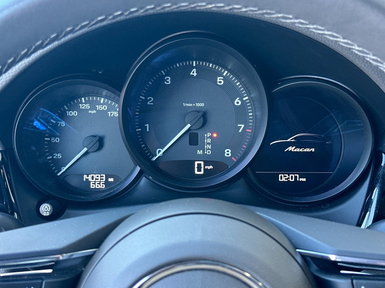 Used 2022 Porsche Macan w/ Premium Package Plus image 24