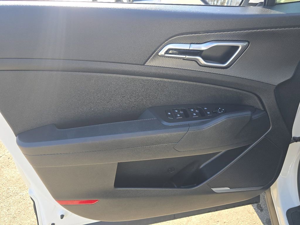 Used 2023 Kia Sportage LX image 22