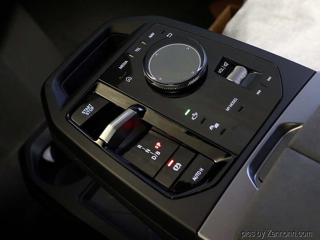 New 2026 BMW iX xDrive60 w/ M Sport Package image 26