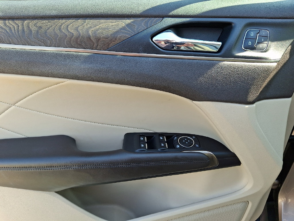 Used 2019 Lincoln MKC Reserve w/ MKC Climate Package AWD/4WD image 12