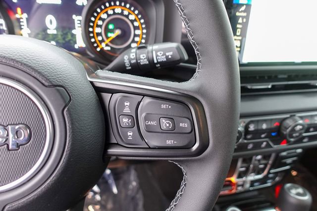 New 2026 Jeep Wrangler Unlimited Rubicon w/ Technology Group image 18