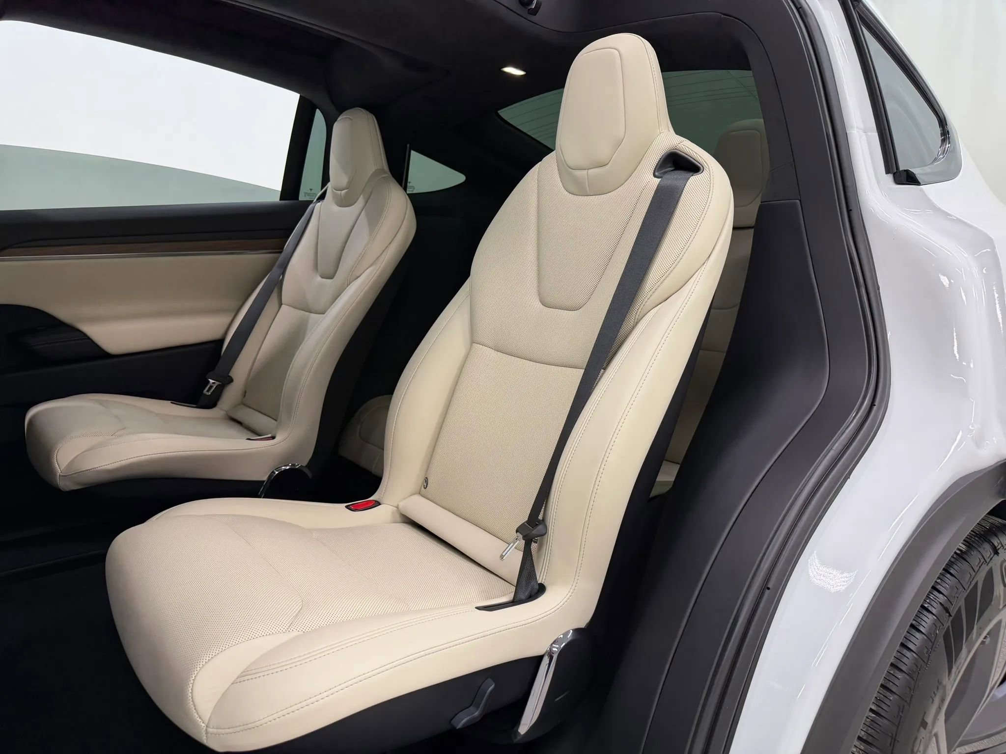 Used 2026 Tesla Model X Sport Utility 4D image 18