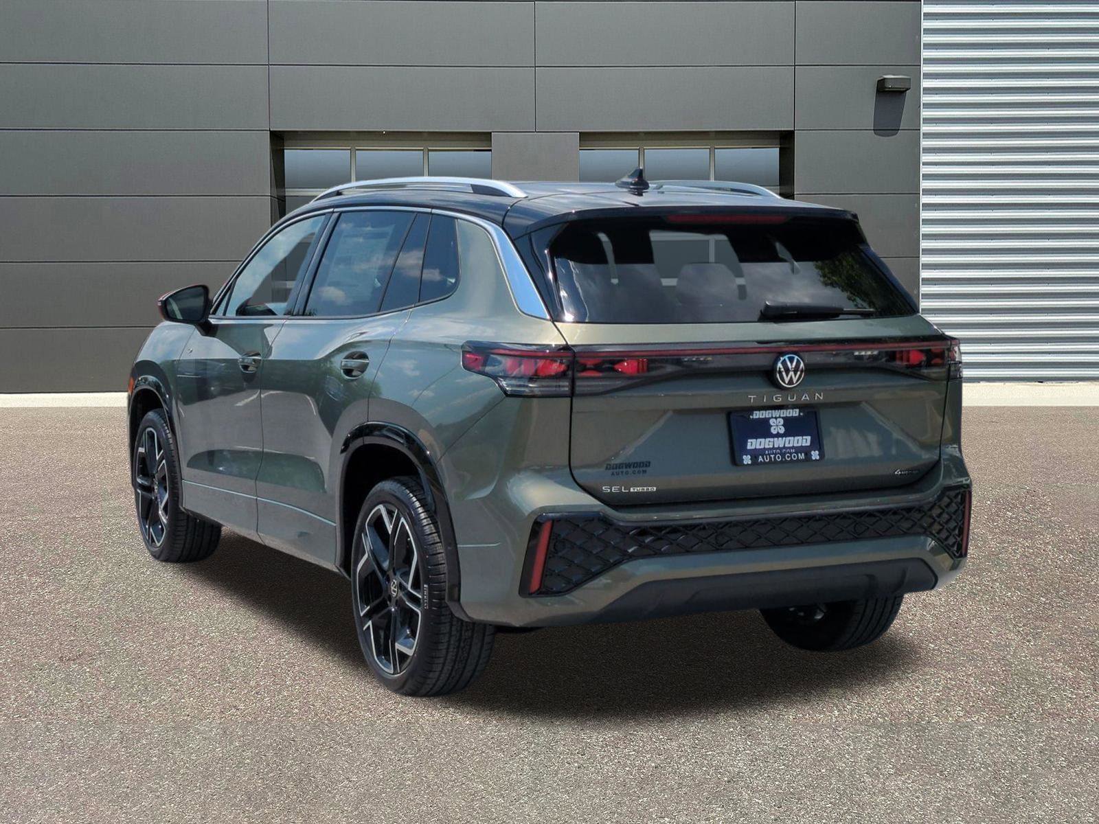 New 2026 Volkswagen Tiguan SEL R-Line AWD/4WD image 5