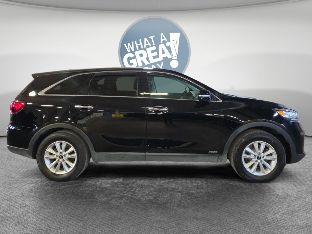 Used 2019 Kia Sorento AWD image 2