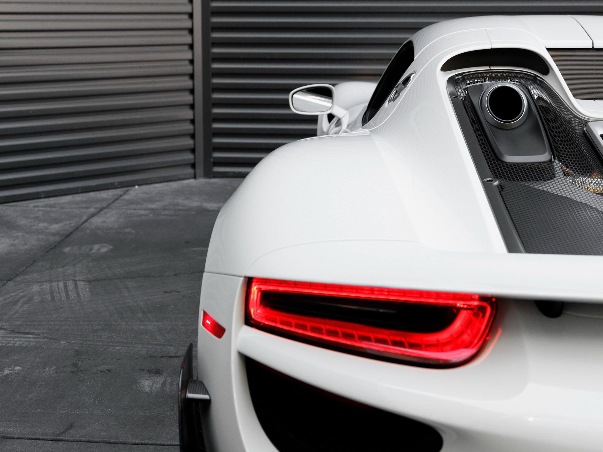 Used 2015 Porsche 918 Spyder AWD/4WD image 34