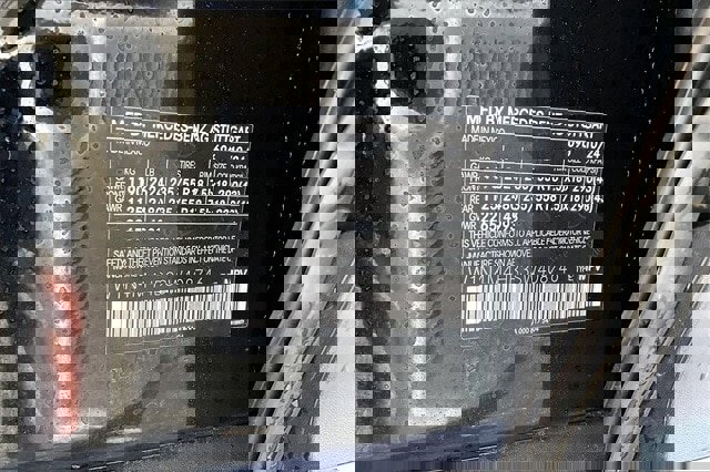 Certified 2025 Mercedes-Benz GLB 250 4MATIC image 22