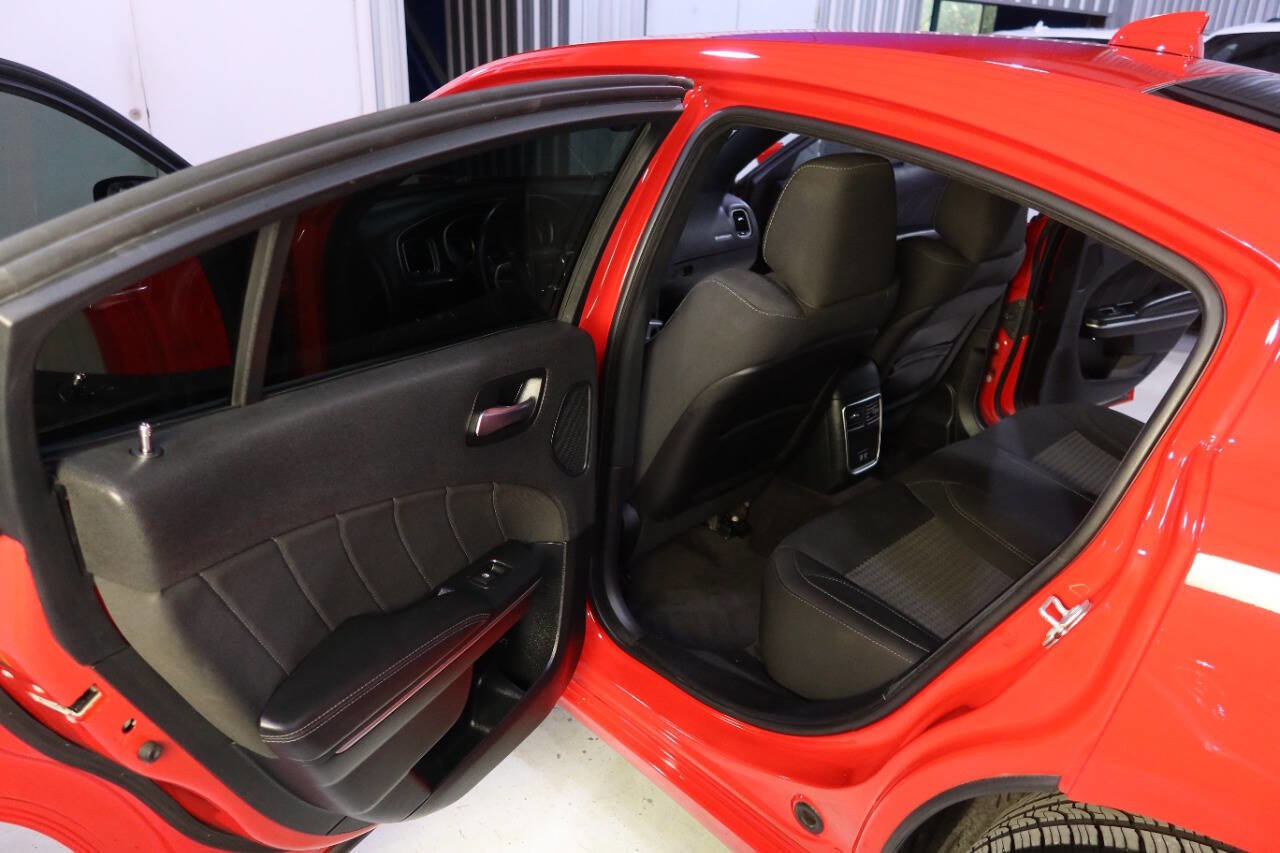 Used 2017 Dodge Charger SXT w/ Rallye Group image 16