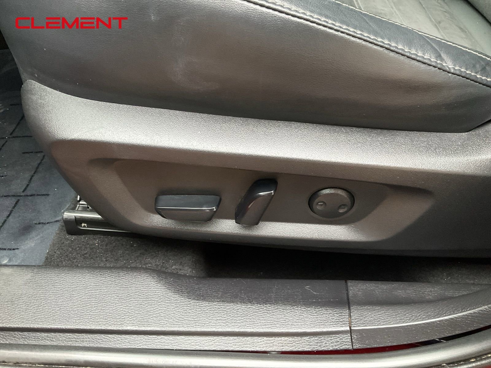 Used 2023 Mitsubishi Outlander SE image 17