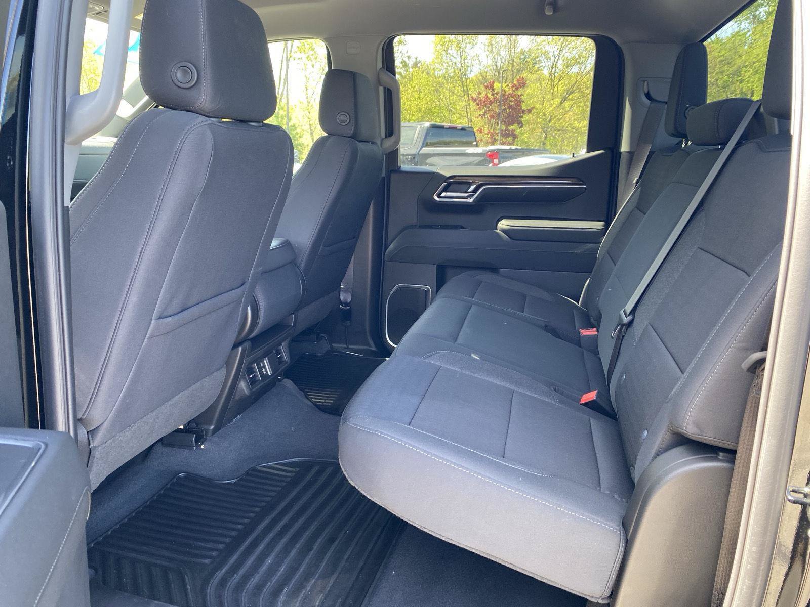 Used 2024 Chevrolet Silverado 1500 LT AWD/4WD image 17