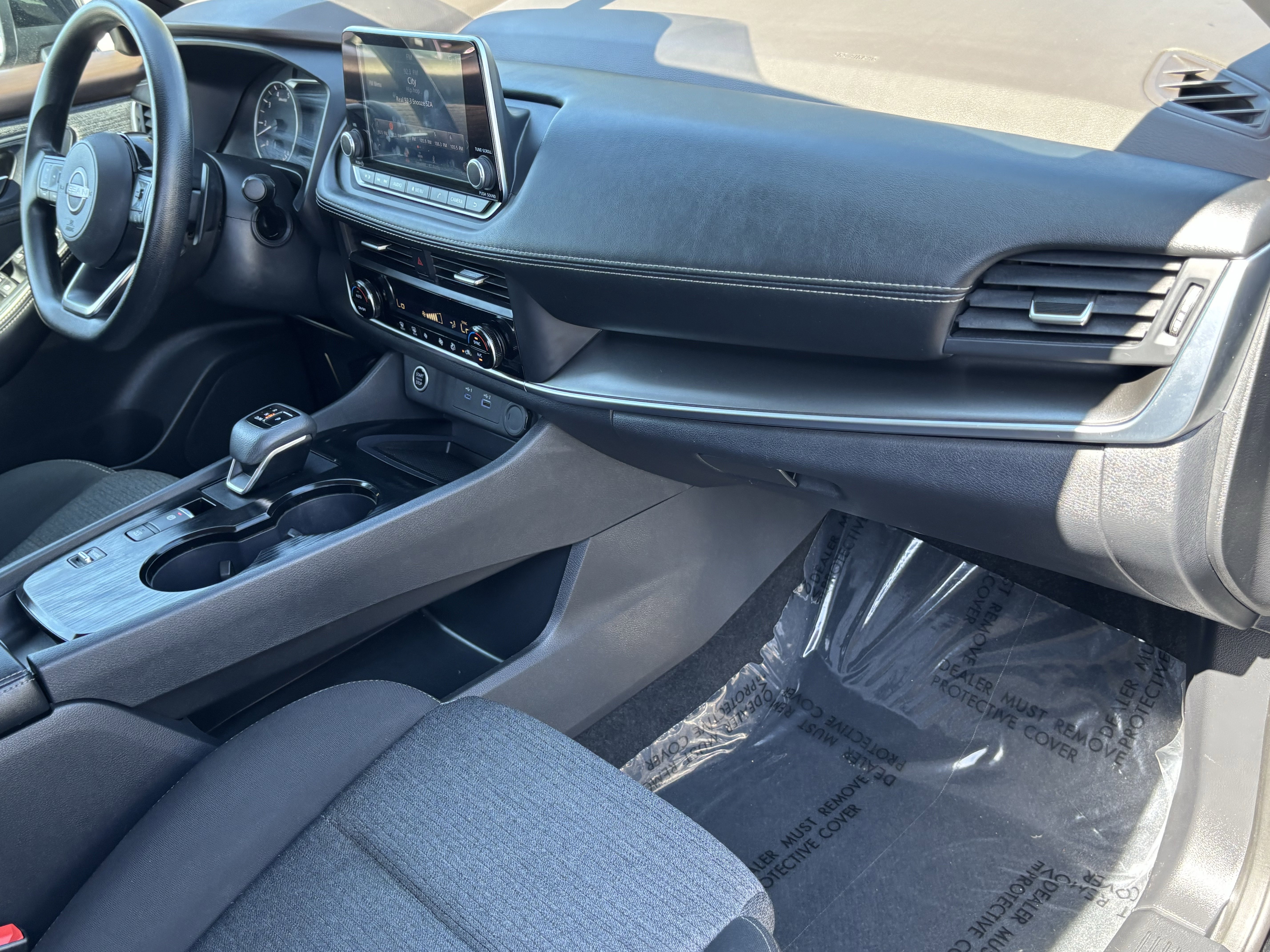 Used 2023 Nissan Rogue SV FWD image 12