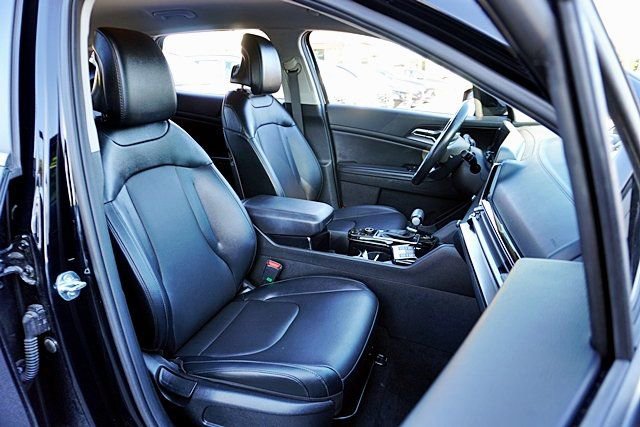 Used 2024 Kia Sportage EX FWD image 12