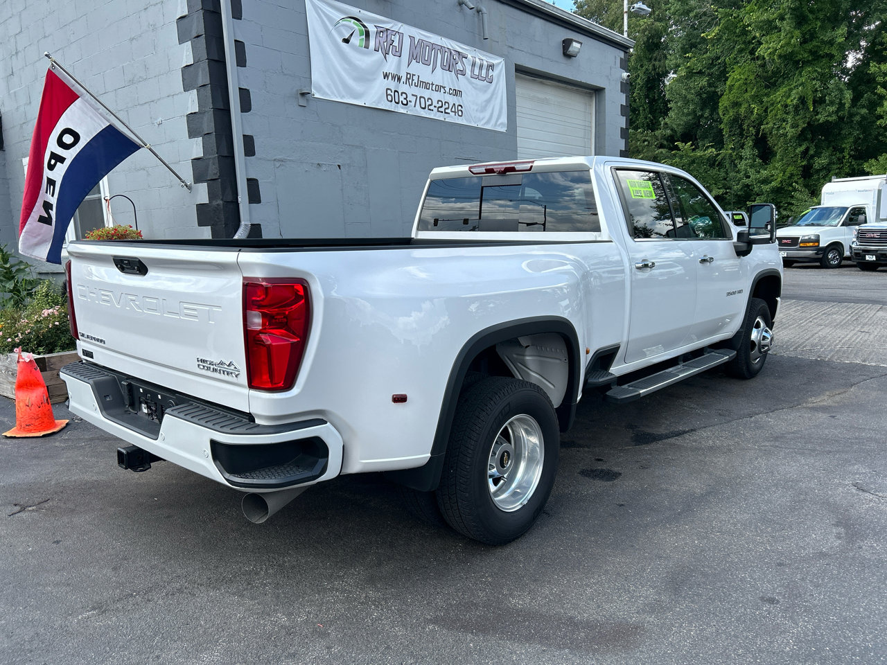 Used 2023 Chevrolet Silverado 3500 High Country image 8