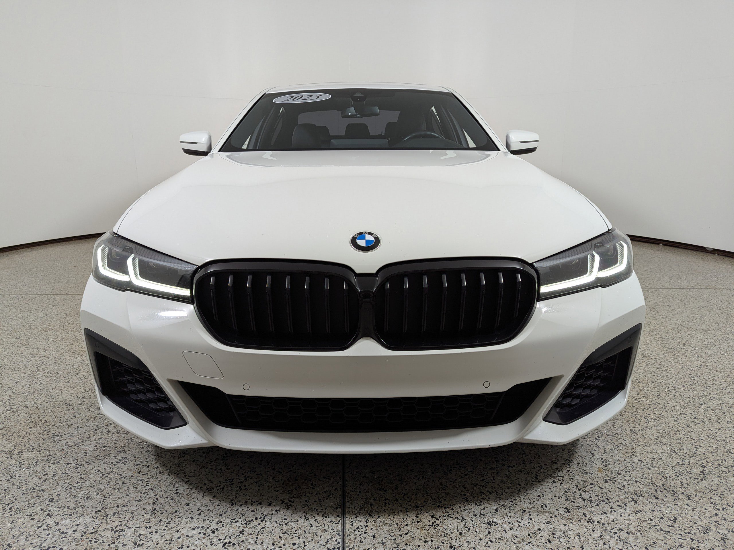 Used 2023 BMW 540i w/ M Sport Package RWD image 2