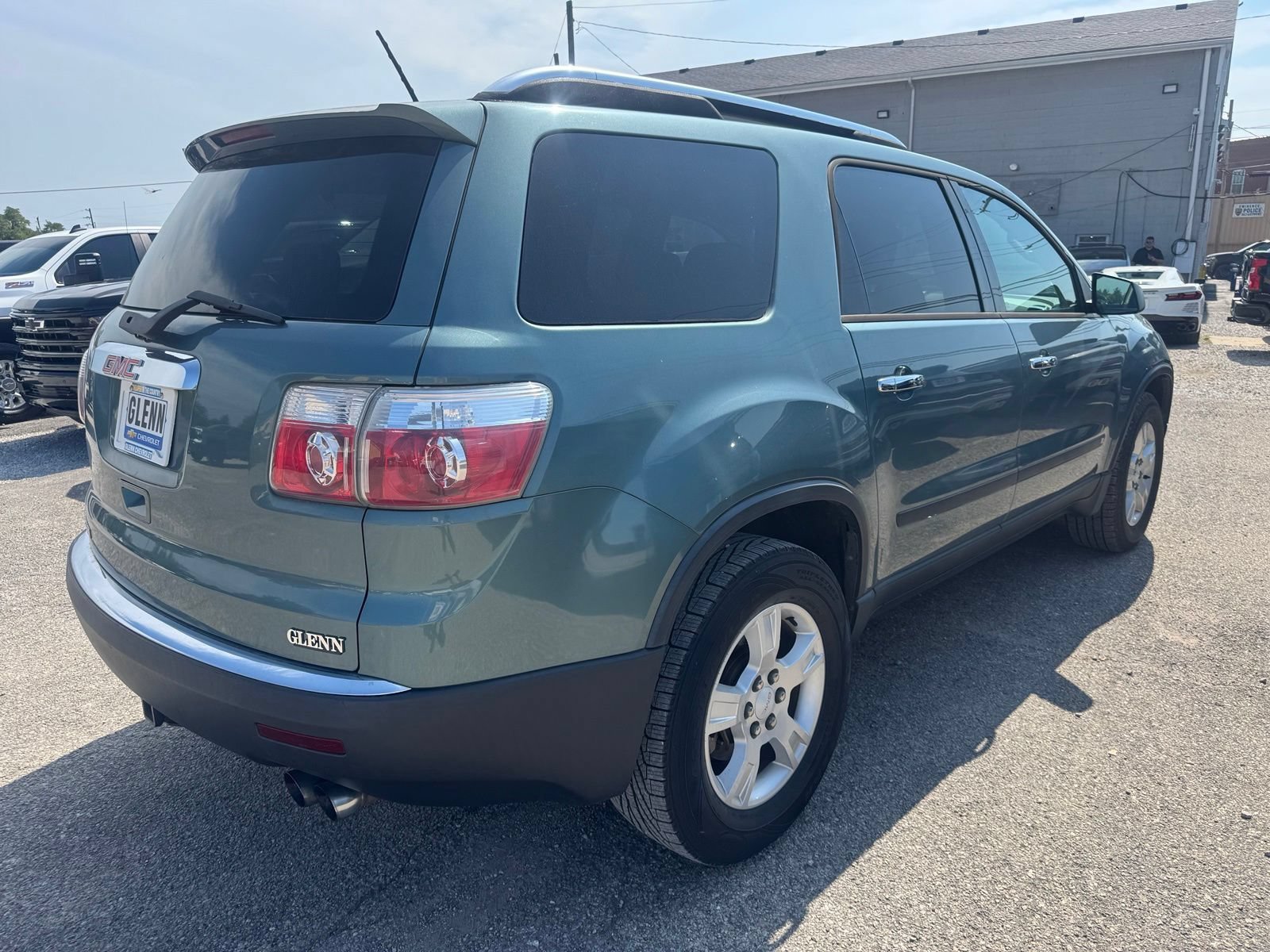 Used 2009 GMC Acadia SLE FWD image 4