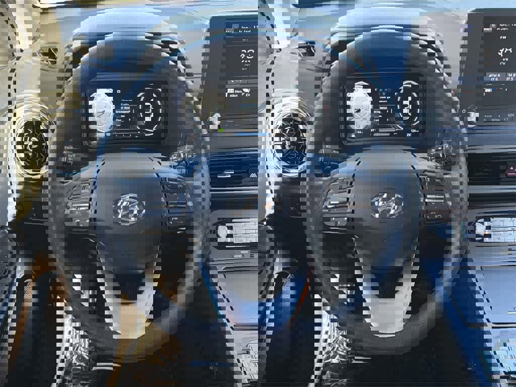 Used 2023 Hyundai Kona SE image 12