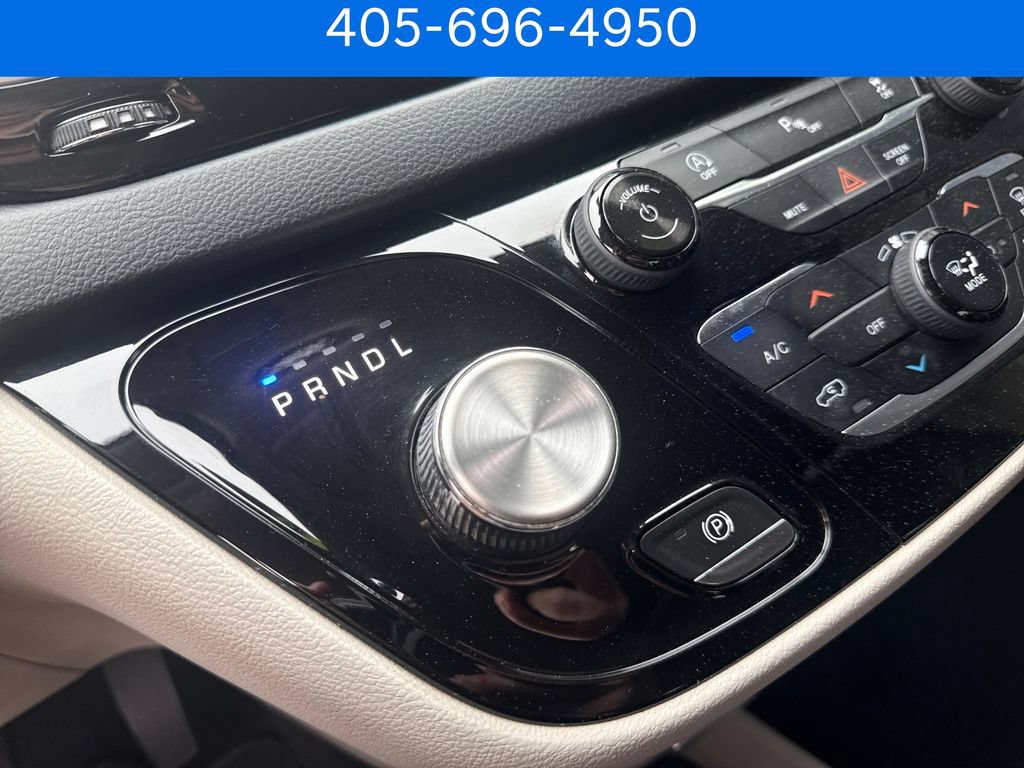 Used 2018 Chrysler Pacifica Touring-L FWD image 30