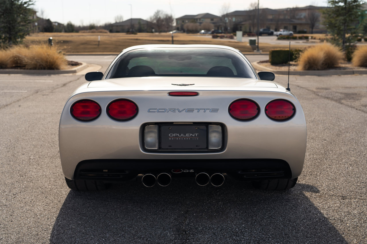 Used 2004 Chevrolet Corvette Z06 w/ Memory Package image 18