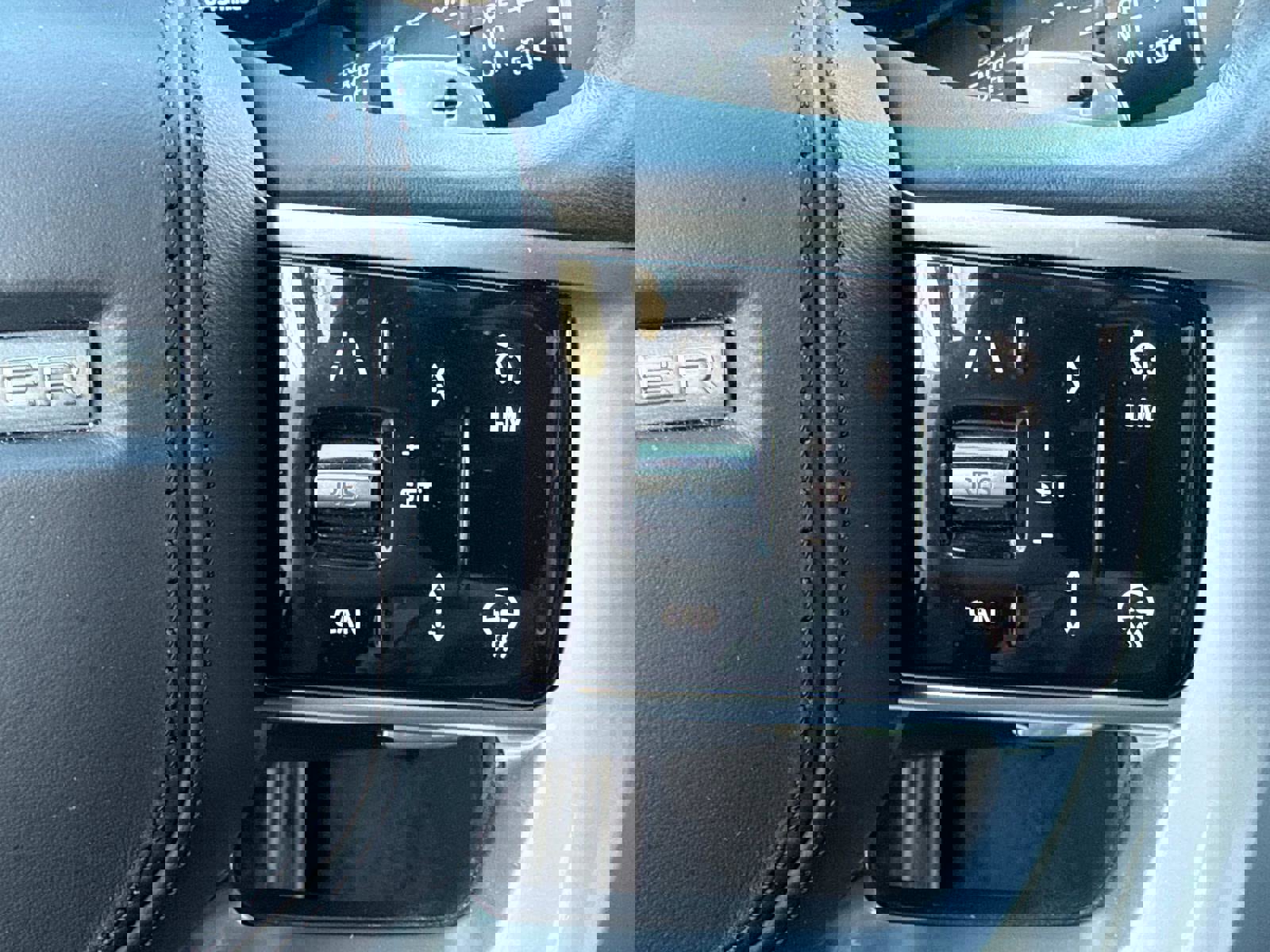 Certified 2024 Land Rover Range Rover Long Wheelbase SE image 28