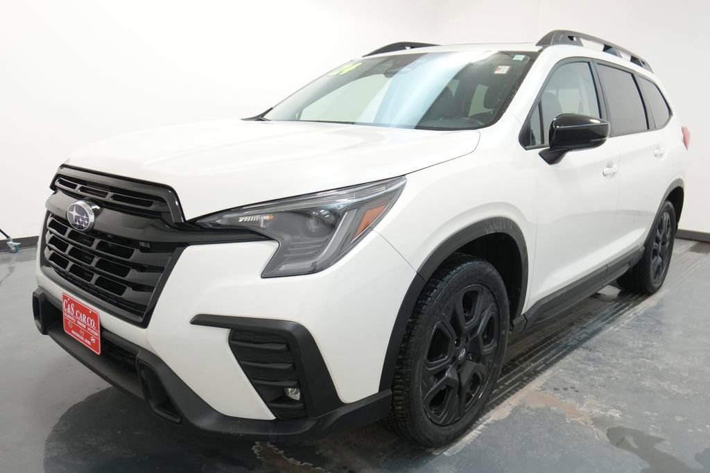 Used 2024 Subaru Ascent Onyx Edition image 3