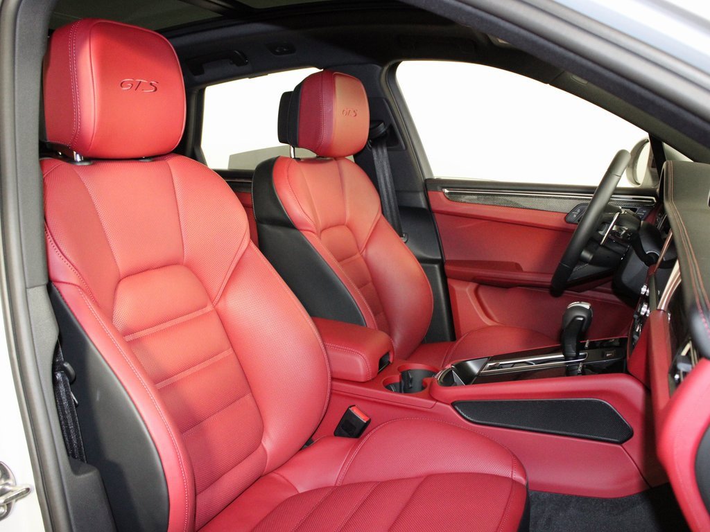 New 2026 Porsche Macan GTS image 37
