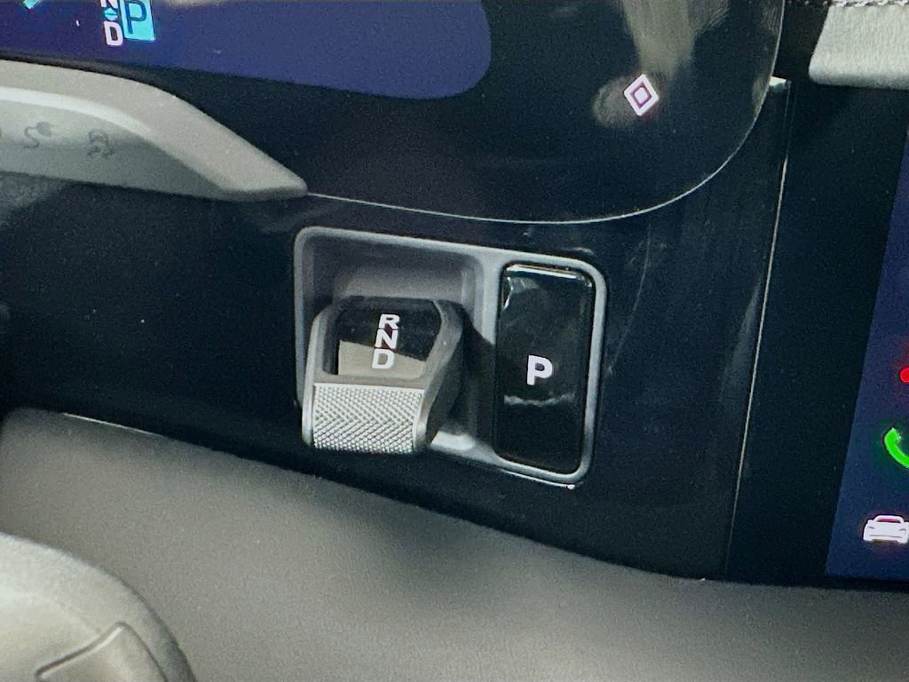 New 2025 Porsche Taycan 4S image 19