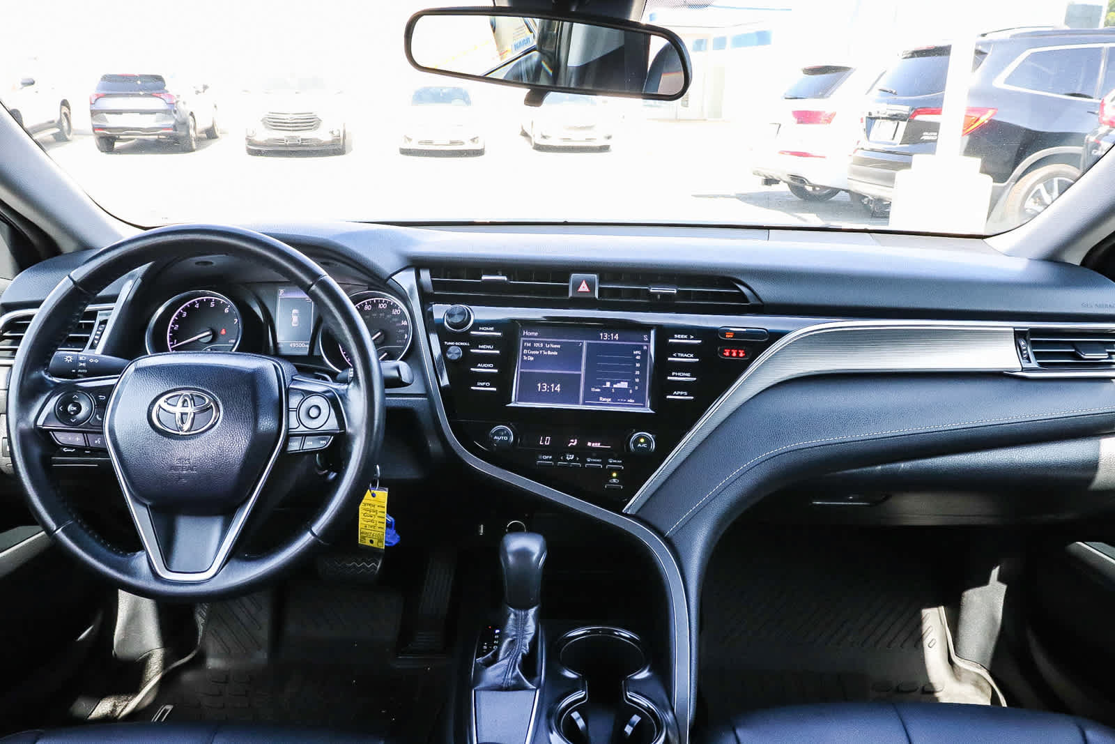 Used 2018 Toyota Camry SE FWD image 16