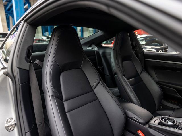 Certified 2025 Porsche 911 Carrera image 33