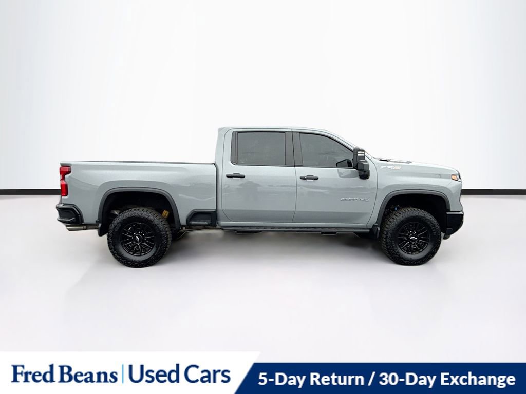 Used 2024 Chevrolet Silverado 2500 ZR2 w/ Technology Package image 9