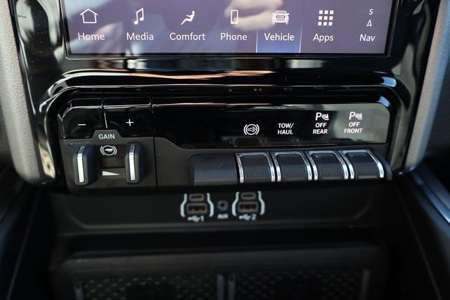 Used 2025 RAM 2500 Laramie w/ Sport Appearance Package image 28