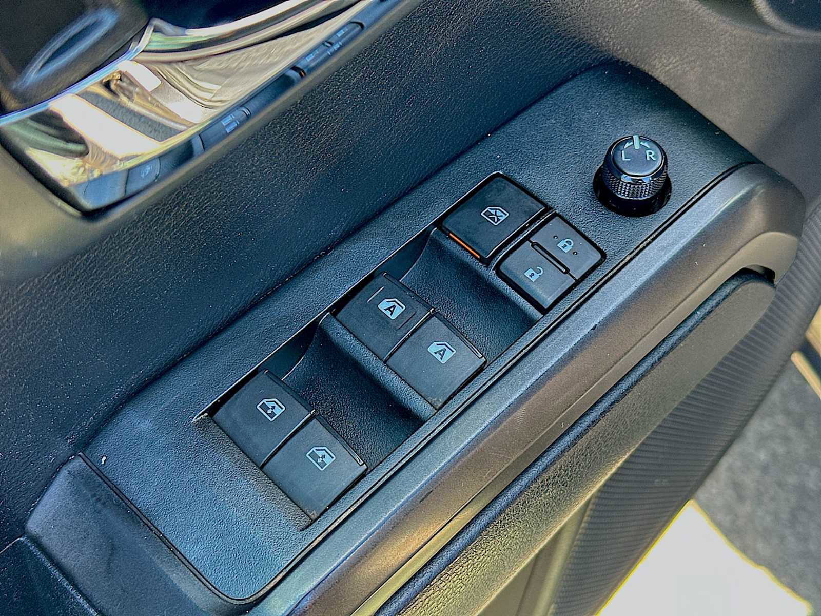 Used 2019 Toyota Tacoma TRD Off-Road image 15