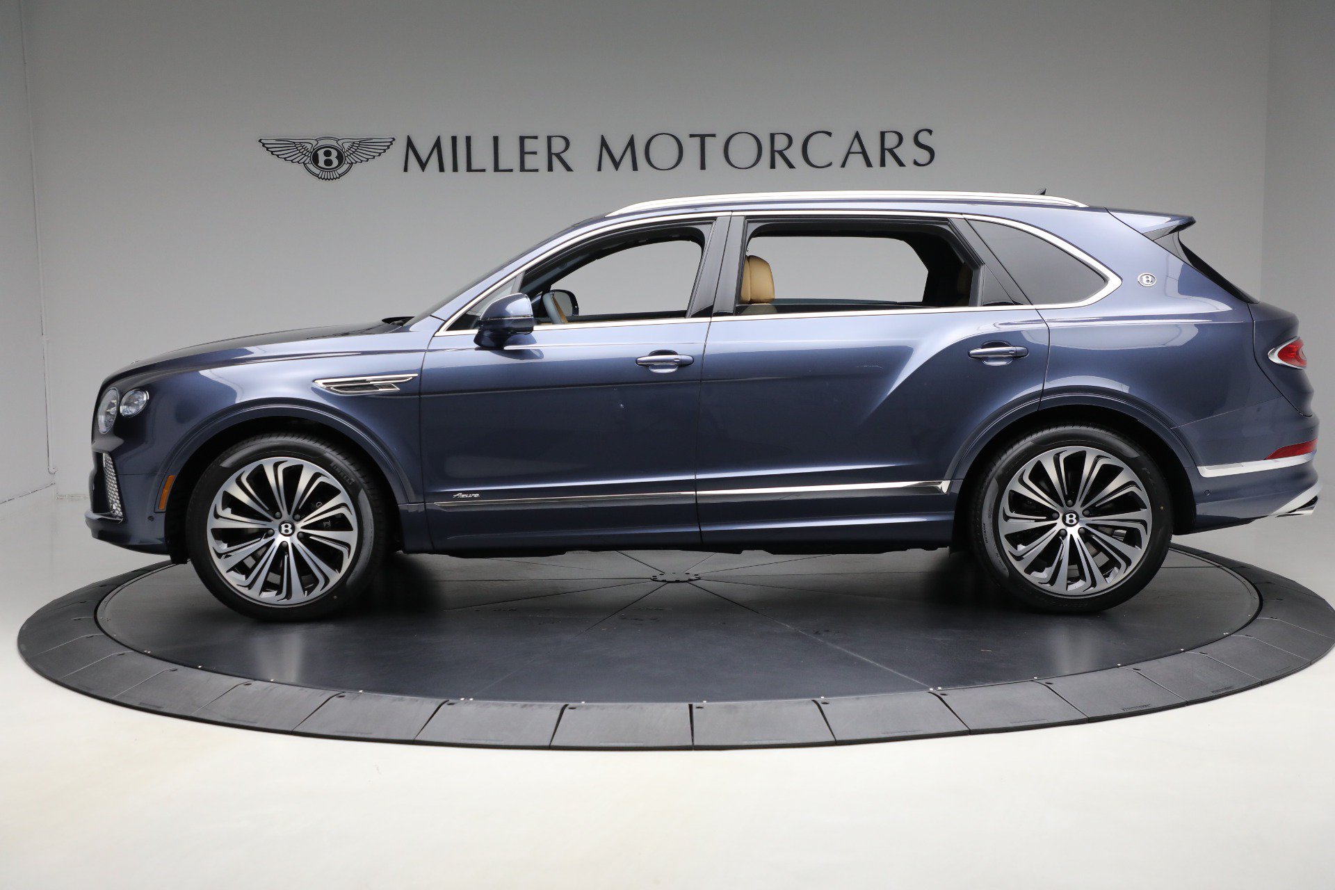 Certified 2025 Bentley Bentayga Extended Wheelbase AWD/4WD image 3