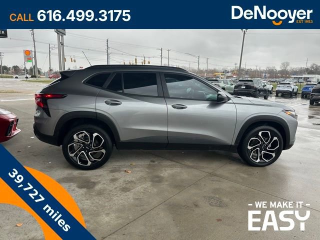 Certified 2024 Chevrolet Trax RS w/ Sunroof Package image 4