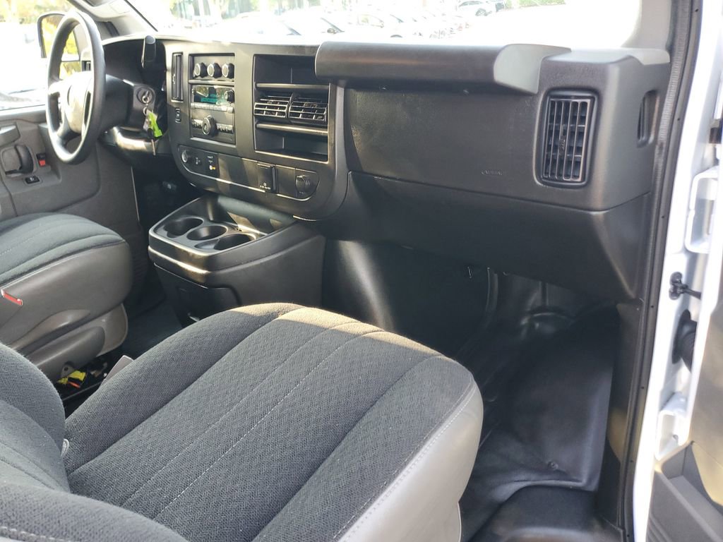 Used 2024 Chevrolet Express 2500 w/ Driver Convenience Package RWD image 9