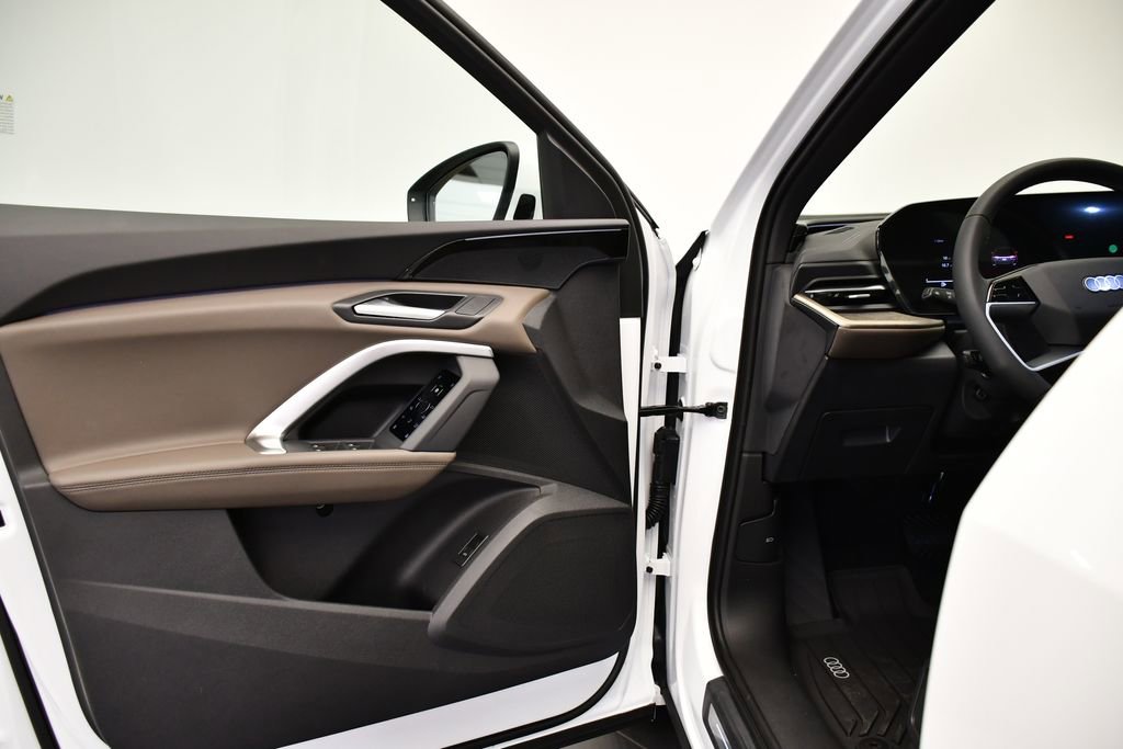 Used 2025 Audi Q5 Premium w/ Convenience Package image 30
